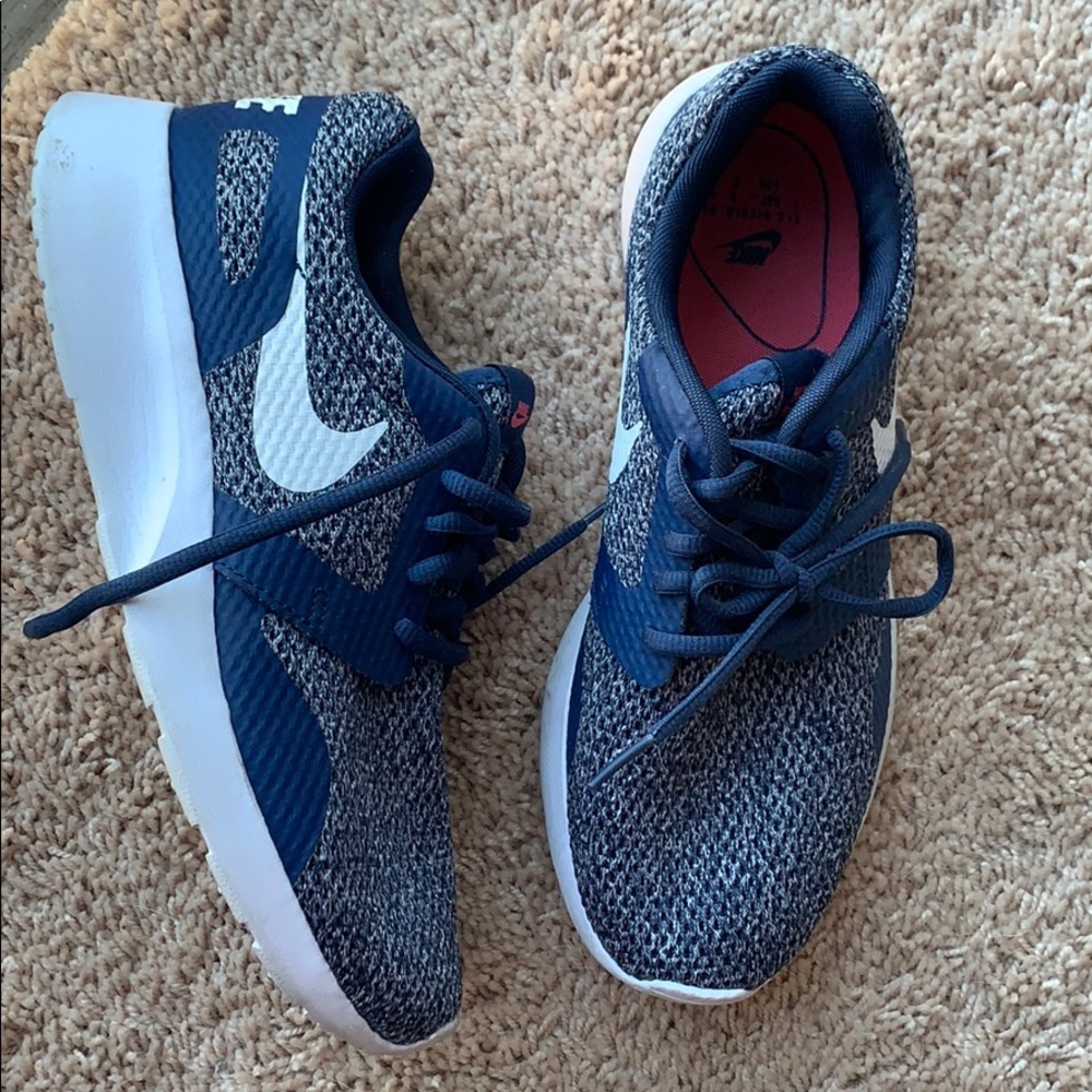 Navy blue Nike Sneakers
